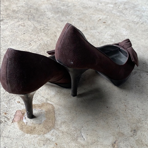 Audrey Brooke Brown Suede Bowtie Heels - Picture 3 of 5